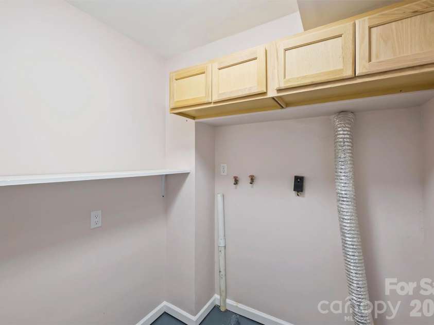 5447 Alpine Lane, Charlotte, NC 28269.  MLS# CAR4353524, YatesRealty ID 8401. 