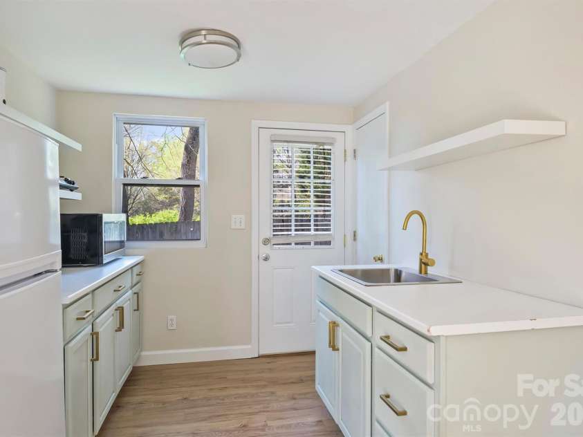 5447 Alpine Lane, Charlotte, NC 28269.  MLS# CAR4353524, YatesRealty ID 8401. 