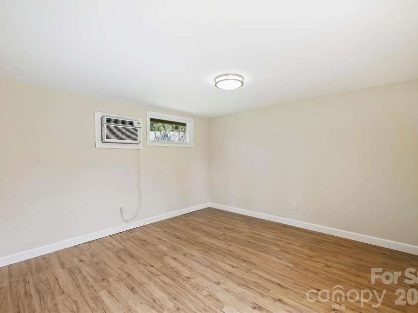 5447 Alpine Lane, Charlotte, NC 28269.  MLS# CAR4353524, YatesRealty ID 8401. 