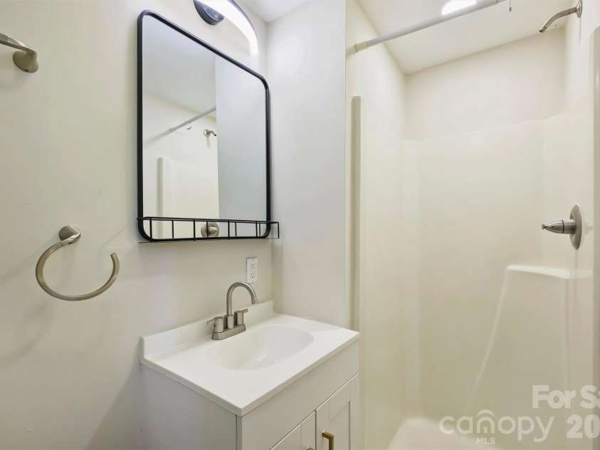 5447 Alpine Lane, Charlotte, NC 28269.  MLS# CAR4353524, YatesRealty ID 8401. 