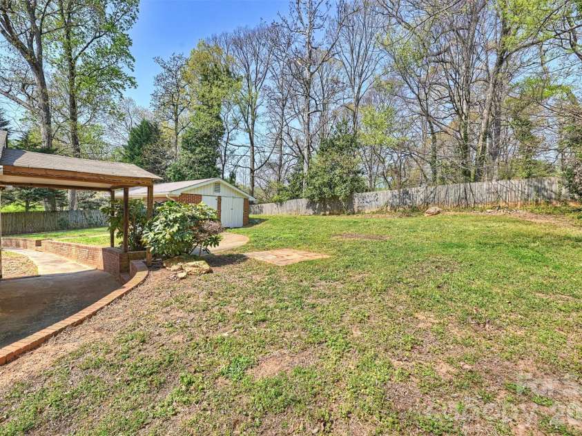 5447 Alpine Lane, Charlotte, NC 28269.  MLS# CAR4353524, YatesRealty ID 8401. 