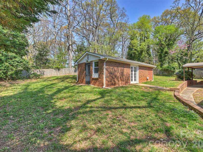 5447 Alpine Lane, Charlotte, NC 28269.  MLS# CAR4353524, YatesRealty ID 8401. 