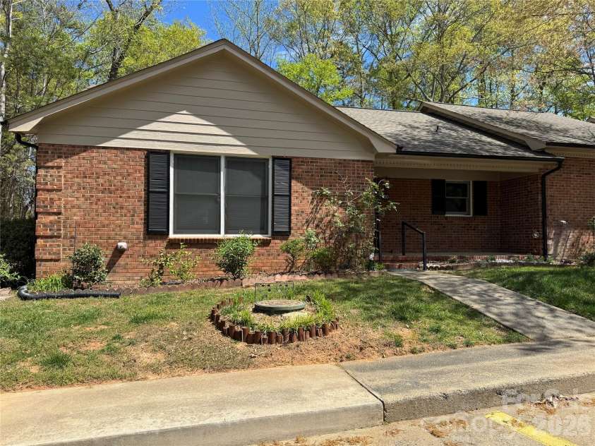 110 Ashleigh Court, Fort Mill, SC 29715.  MLS# CAR4363123, YatesRealty ID 8402. 
