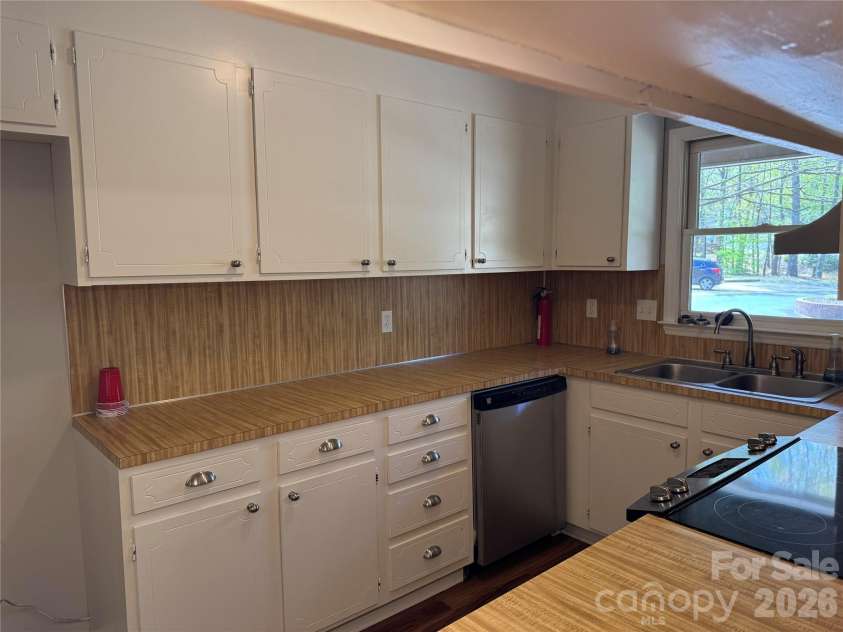 110 Ashleigh Court, Fort Mill, SC 29715.  MLS# CAR4363123, YatesRealty ID 8402. 