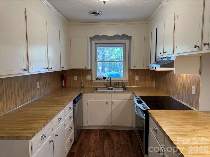 110 Ashleigh Court, Fort Mill, SC 29715.  MLS# CAR4363123, YatesRealty ID 8402. 