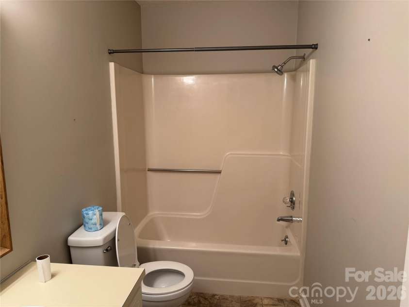 110 Ashleigh Court, Fort Mill, SC 29715.  MLS# CAR4363123, YatesRealty ID 8402. 