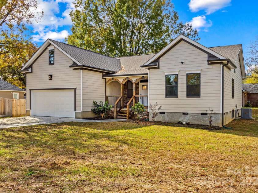 523 Carolina Boulevard, Salisbury, NC 28146.  MLS# CAR4199566, YatesRealty ID 8402. 