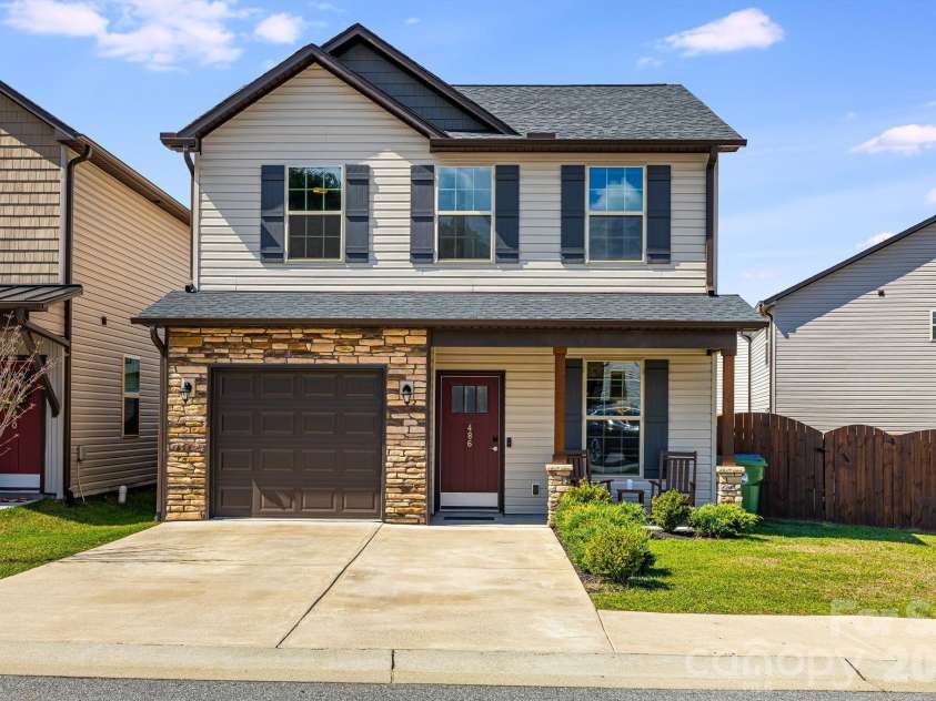 486 Cardwell Lane, Fletcher, NC 28732.  MLS# CAR4360446, YatesRealty ID 8403. 