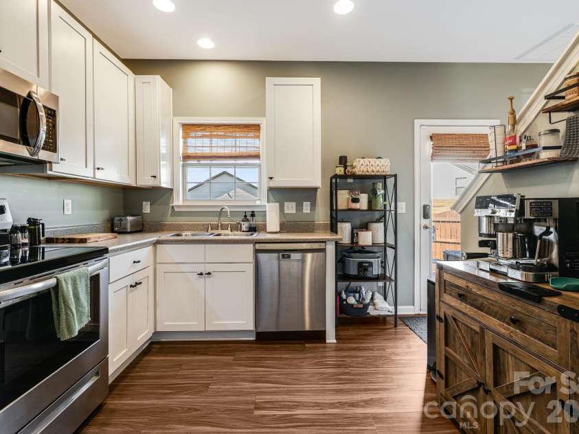 486 Cardwell Lane, Fletcher, NC 28732.  MLS# CAR4360446, YatesRealty ID 8403. 
