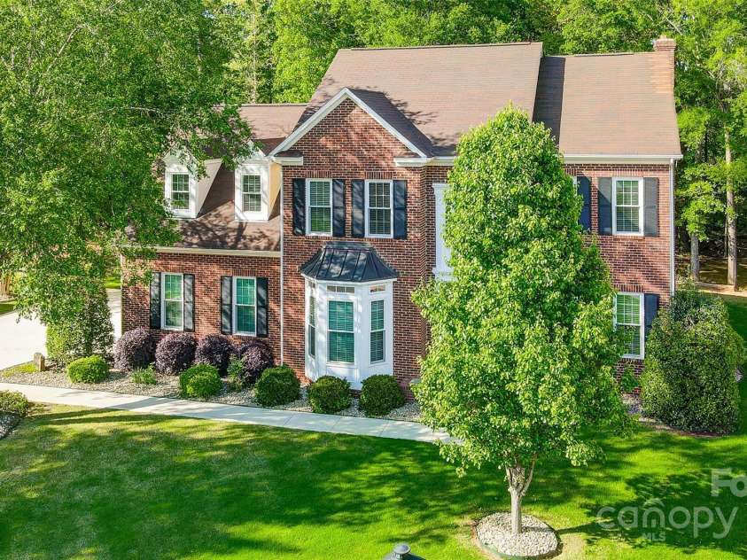 62 Pond View Lane, Fort Mill, SC 29715.  MLS# CAR4244600, YatesRealty ID 8403. 