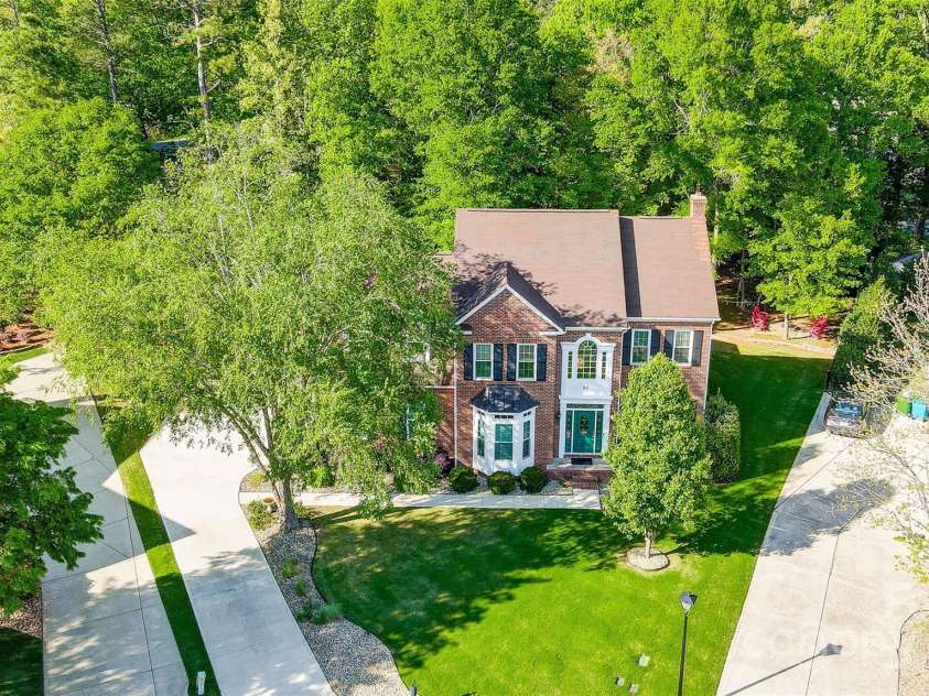 62 Pond View Lane, Fort Mill, SC 29715.  MLS# CAR4244600, YatesRealty ID 8403. 