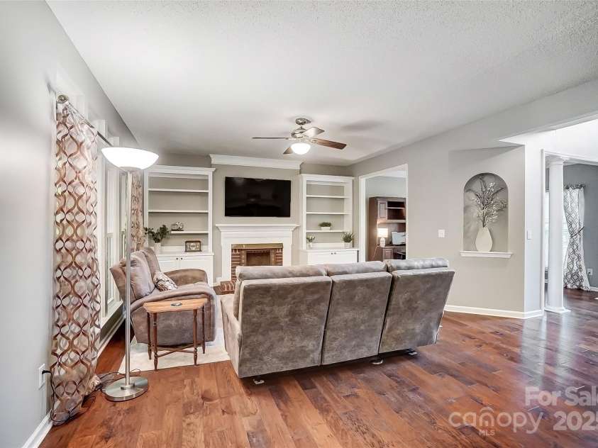 62 Pond View Lane, Fort Mill, SC 29715.  MLS# CAR4244600, YatesRealty ID 8403. 