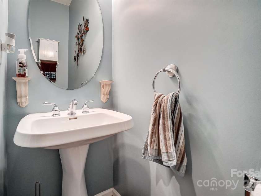 62 Pond View Lane, Fort Mill, SC 29715.  MLS# CAR4244600, YatesRealty ID 8403. 