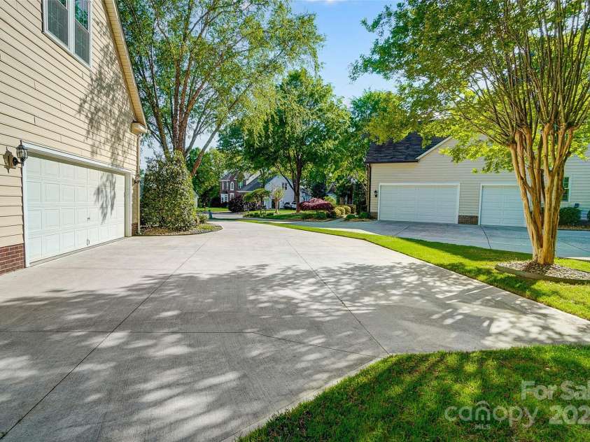 62 Pond View Lane, Fort Mill, SC 29715.  MLS# CAR4244600, YatesRealty ID 8403. 