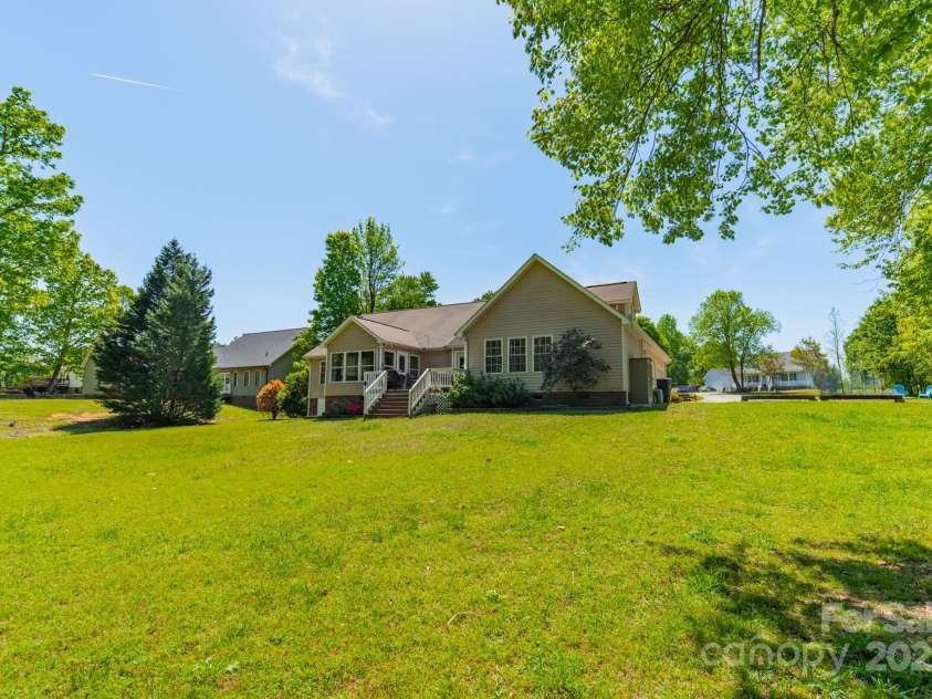 1374 Weatherby Drive, Salisbury, NC 28146.  MLS# CAR4248862, YatesRealty ID 8404. 