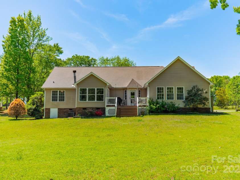 1374 Weatherby Drive, Salisbury, NC 28146.  MLS# CAR4248862, YatesRealty ID 8404. 