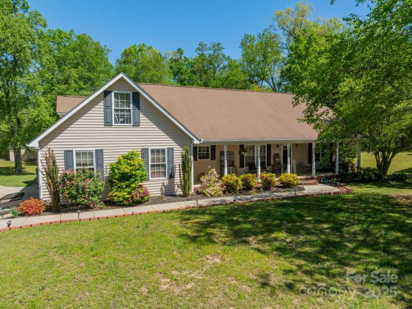 1374 Weatherby Drive, Salisbury, NC 28146.  MLS# CAR4248862, YatesRealty ID 8404. 