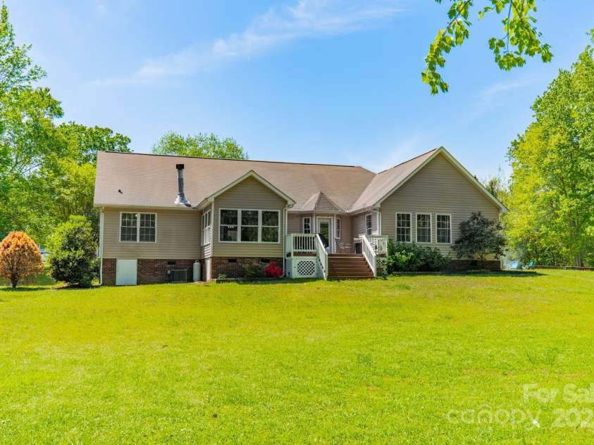 1374 Weatherby Drive, Salisbury, NC 28146.  MLS# CAR4248862, YatesRealty ID 8404. 