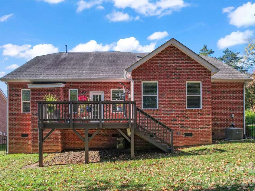 8015 Frances Haven Drive, Harrisburg, NC 28075.  MLS# CAR4318359, YatesRealty ID 8404. 