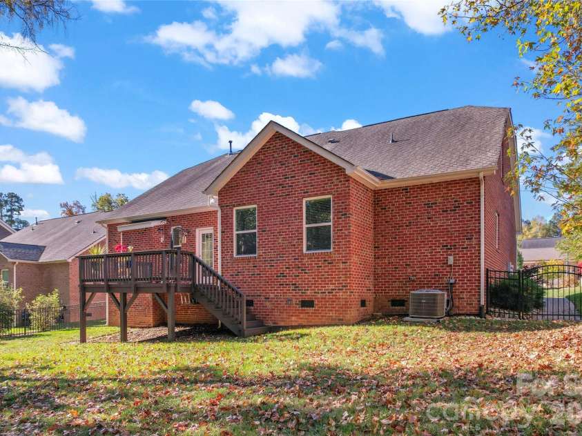 8015 Frances Haven Drive, Harrisburg, NC 28075.  MLS# CAR4318359, YatesRealty ID 8404. 