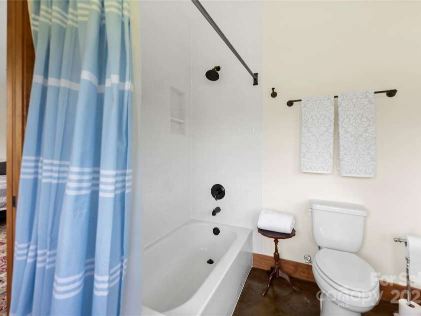 13 New Home Road, Marshall, NC 28753.  MLS# CAR4274055, YatesRealty ID 8405. 2nd Bathroom