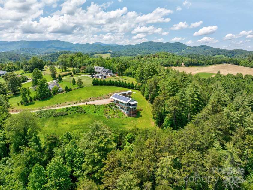 13 New Home Road, Marshall, NC 28753.  MLS# CAR4274055, YatesRealty ID 8405. 