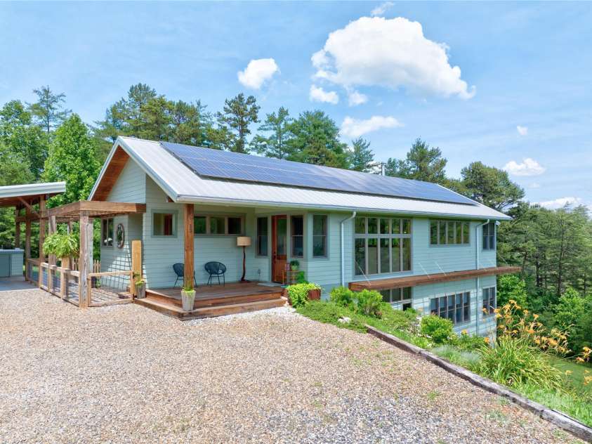 13 New Home Road, Marshall, NC 28753.  MLS# CAR4274055, YatesRealty ID 8405. 
