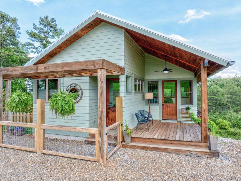 13 New Home Road, Marshall, NC 28753.  MLS# CAR4274055, YatesRealty ID 8405. 