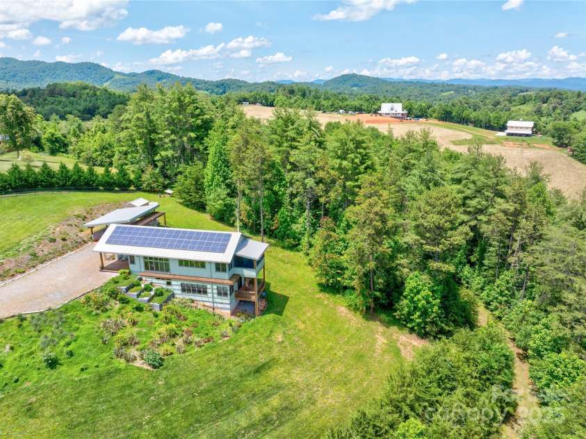 13 New Home Road, Marshall, NC 28753.  MLS# CAR4274055, YatesRealty ID 8405. 