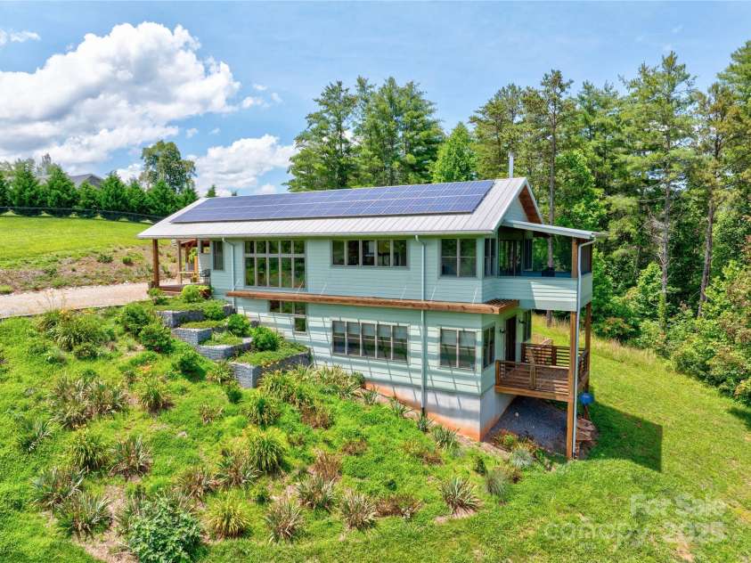 13 New Home Road, Marshall, NC 28753.  MLS# CAR4274055, YatesRealty ID 8405. 