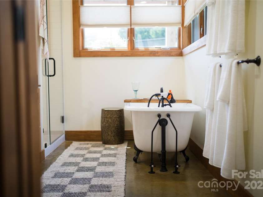 13 New Home Road, Marshall, NC 28753.  MLS# CAR4274055, YatesRealty ID 8405. Bathroom 1