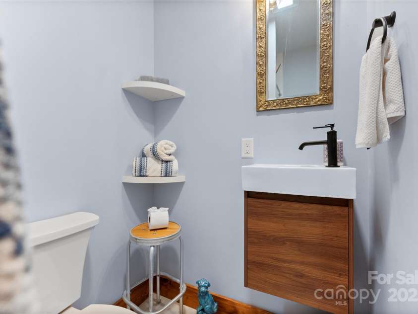 13 New Home Road, Marshall, NC 28753.  MLS# CAR4274055, YatesRealty ID 8405. Bathroom 3