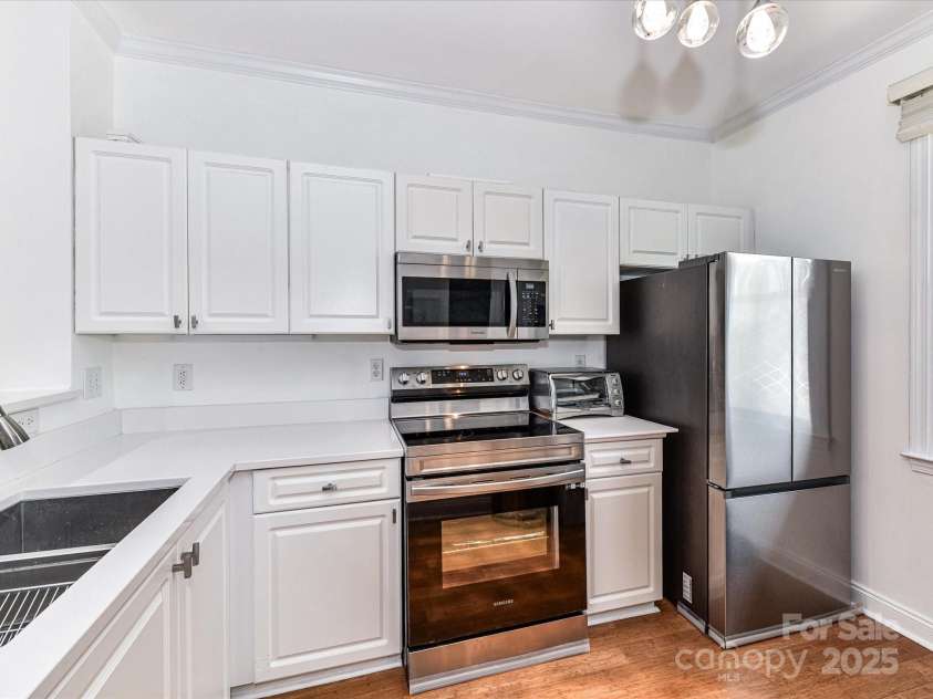 1568 Cleveland Avenue, Charlotte, NC 28203.  MLS# CAR4245055, YatesRealty ID 8406. 