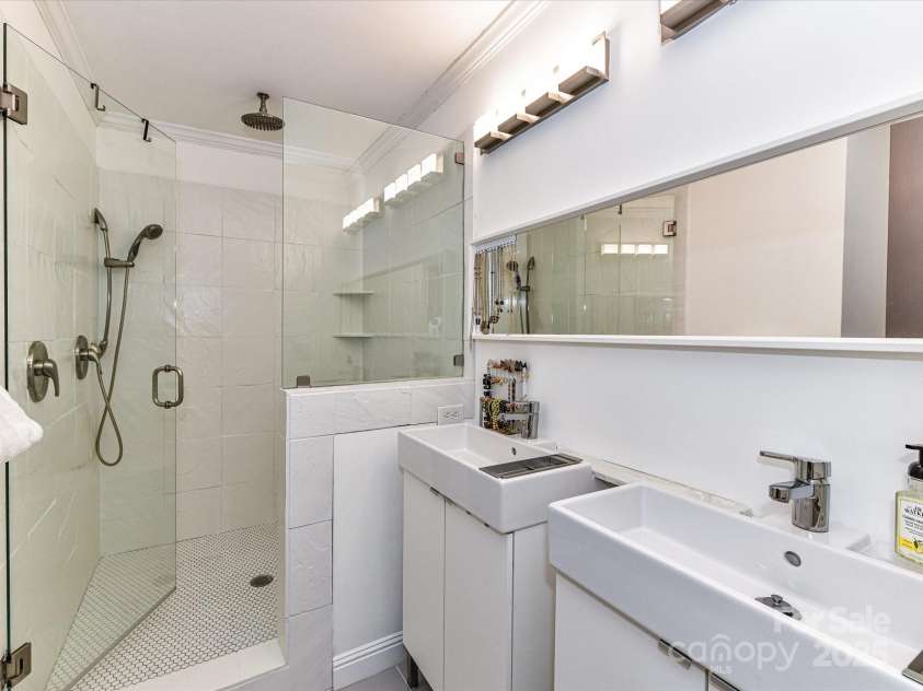 1568 Cleveland Avenue, Charlotte, NC 28203.  MLS# CAR4245055, YatesRealty ID 8406. 