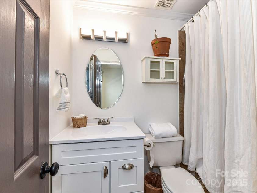 1568 Cleveland Avenue, Charlotte, NC 28203.  MLS# CAR4245055, YatesRealty ID 8406. 