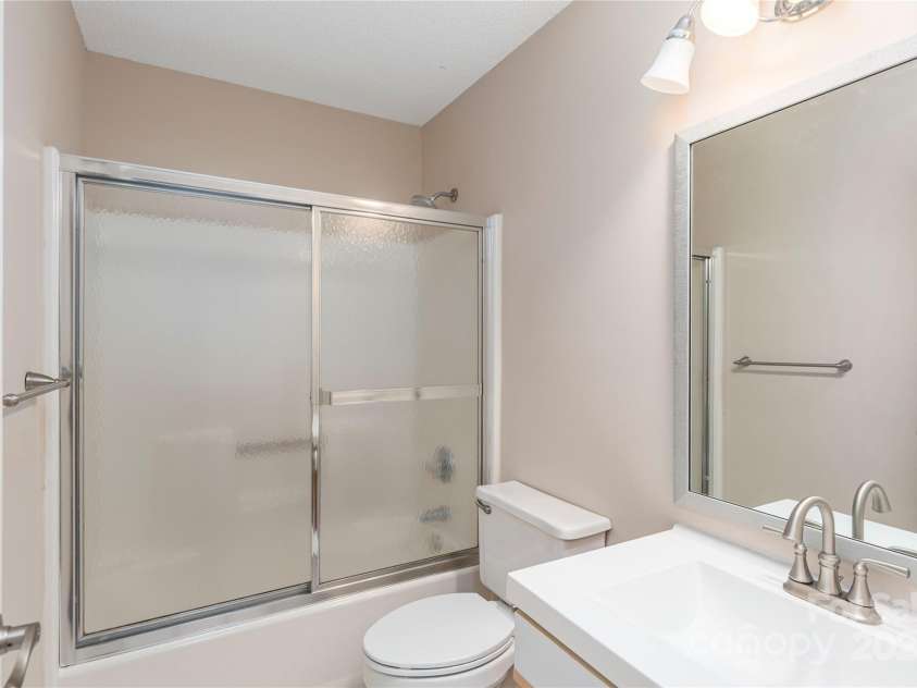 2 New Cross South, Asheville, NC 28805.  MLS# CAR4275977, YatesRealty ID 8407. 