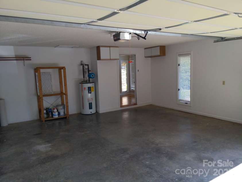 2 New Cross South, Asheville, NC 28805.  MLS# CAR4275977, YatesRealty ID 8407. 