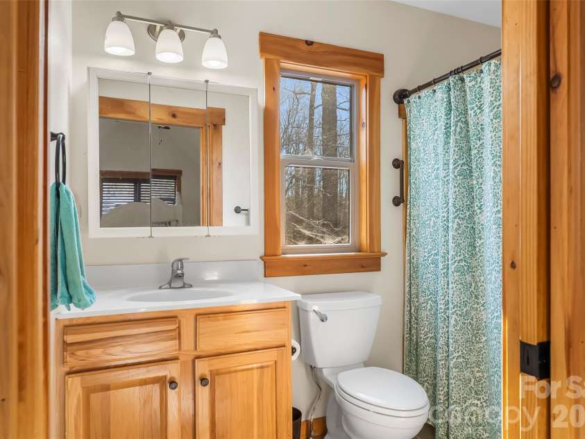 204 Mountain Vista Drive, Nebo, NC 28761.  MLS# CAR4330254, YatesRealty ID 8408. 
