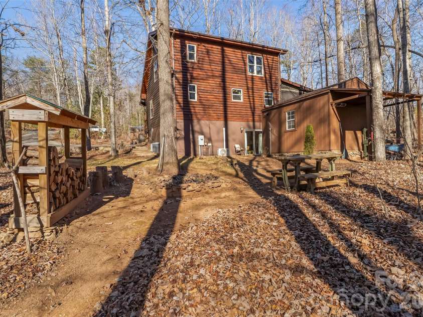 204 Mountain Vista Drive, Nebo, NC 28761.  MLS# CAR4330254, YatesRealty ID 8408. 