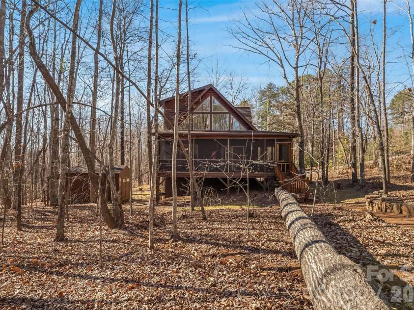 204 Mountain Vista Drive, Nebo, NC 28761.  MLS# CAR4330254, YatesRealty ID 8408. 