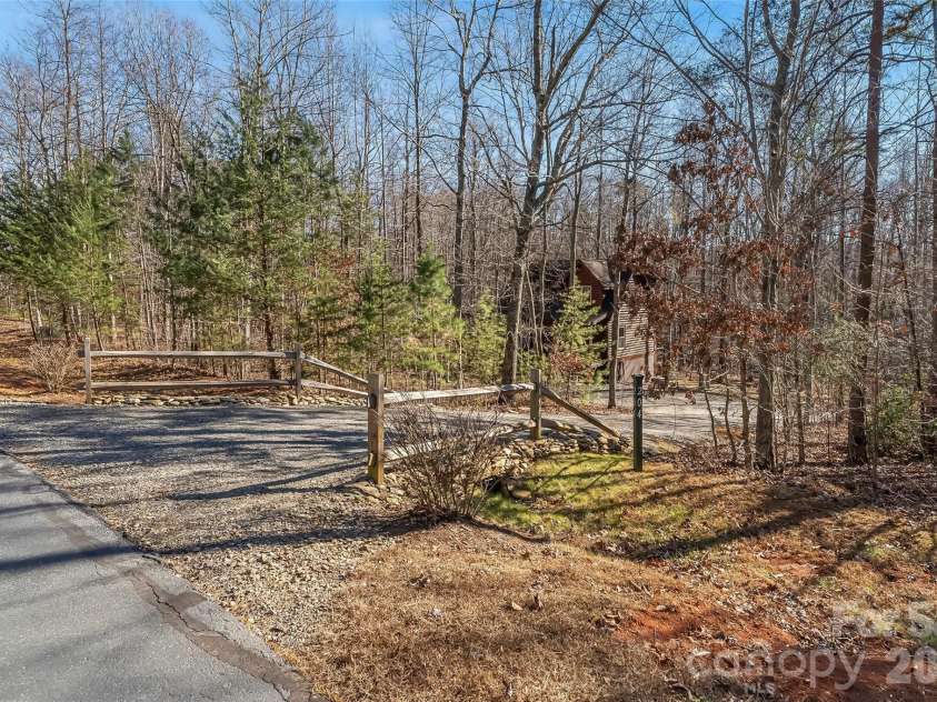 204 Mountain Vista Drive, Nebo, NC 28761.  MLS# CAR4330254, YatesRealty ID 8408. 