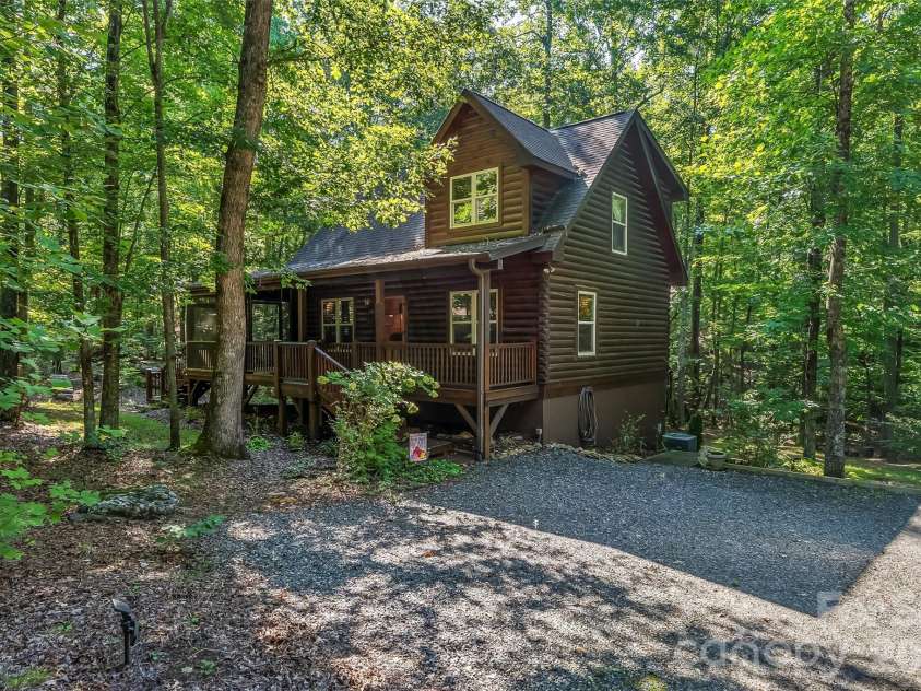 204 Mountain Vista Drive, Nebo, NC 28761.  MLS# CAR4330254, YatesRealty ID 8408. 