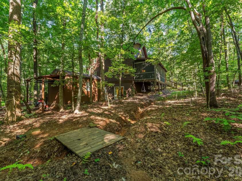 204 Mountain Vista Drive, Nebo, NC 28761.  MLS# CAR4330254, YatesRealty ID 8408. 
