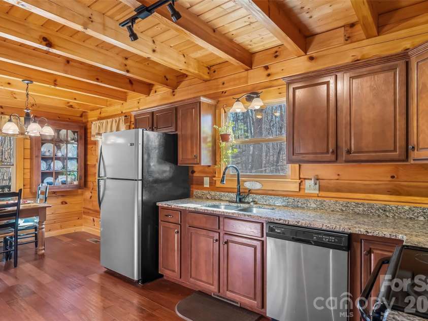 204 Mountain Vista Drive, Nebo, NC 28761.  MLS# CAR4330254, YatesRealty ID 8408. Kitchen