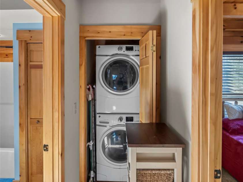 204 Mountain Vista Drive, Nebo, NC 28761.  MLS# CAR4330254, YatesRealty ID 8408. Main level laundry