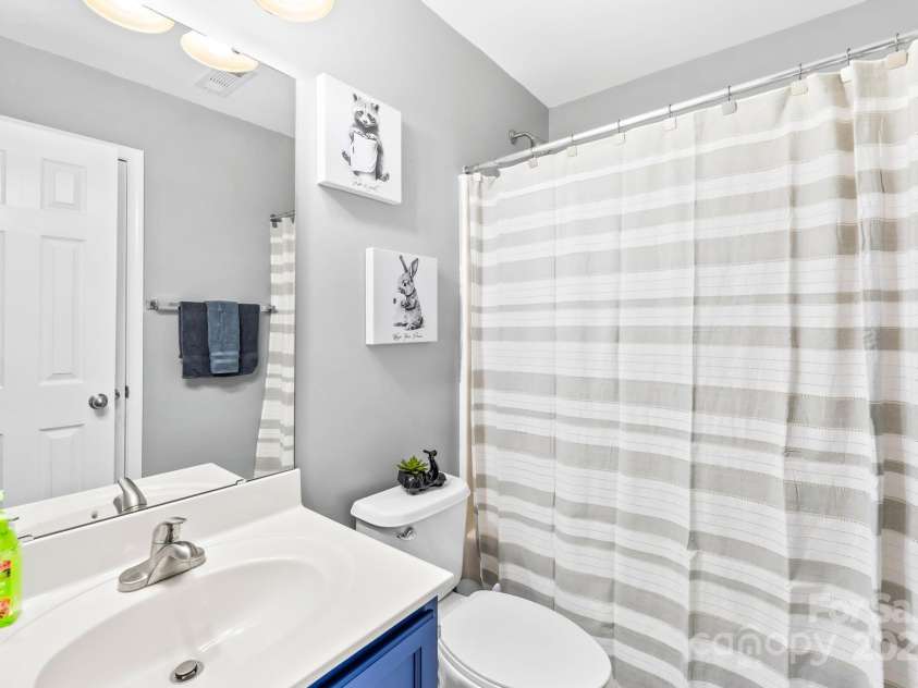 5025 Wicklow Drive, Gastonia, NC 28054.  MLS# CAR4291609, YatesRealty ID 8408. Main level full bathroom
