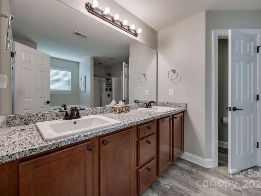 10071 Highland Creek Circle, Indian Land, SC 29707.  MLS# CAR4235607, YatesRealty ID 8409. Primary Bathroom