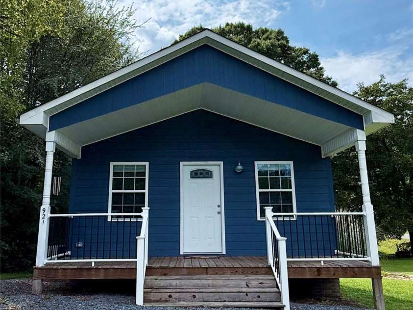 921 Long Street Extension, Oakboro, NC 28129.  MLS# CAR4311497, YatesRealty ID 8409. 