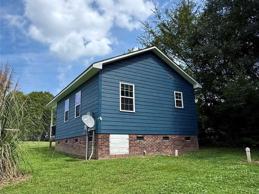 921 Long Street Extension, Oakboro, NC 28129.  MLS# CAR4311497, YatesRealty ID 8409. 