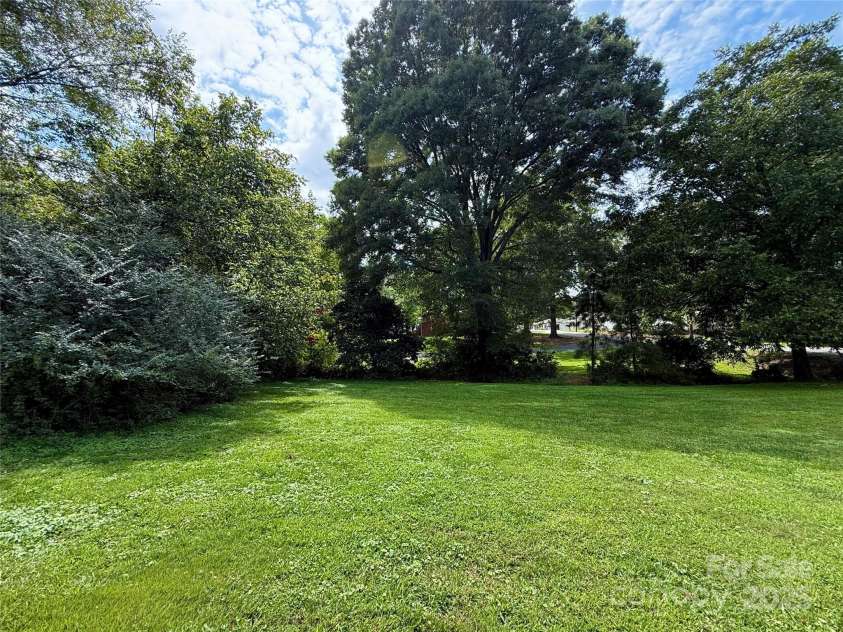 921 Long Street Extension, Oakboro, NC 28129.  MLS# CAR4311497, YatesRealty ID 8409. 